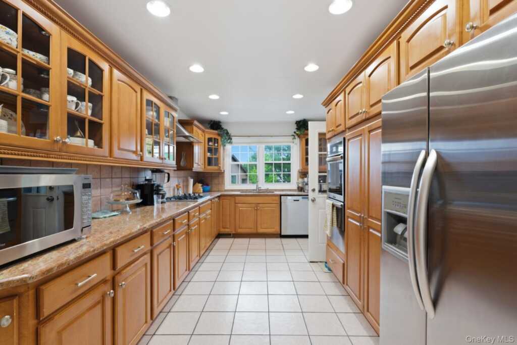 3 Baldwin Lane, New Rochelle, NY 10583 - Photo 15 of 36