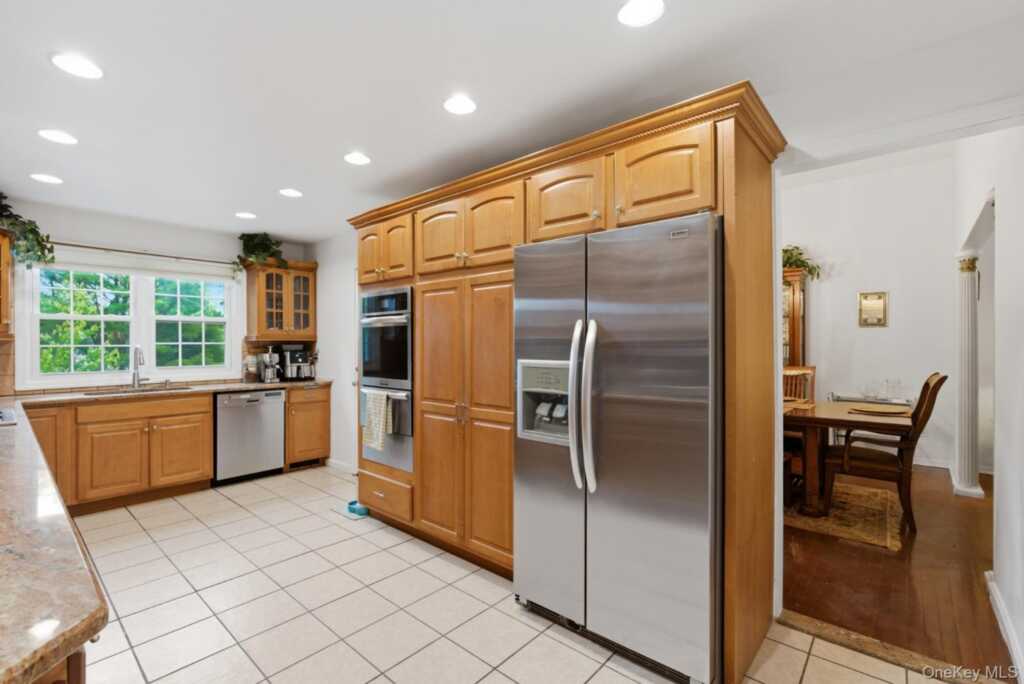 3 Baldwin Lane, New Rochelle, NY 10583 - Photo 17 of 36