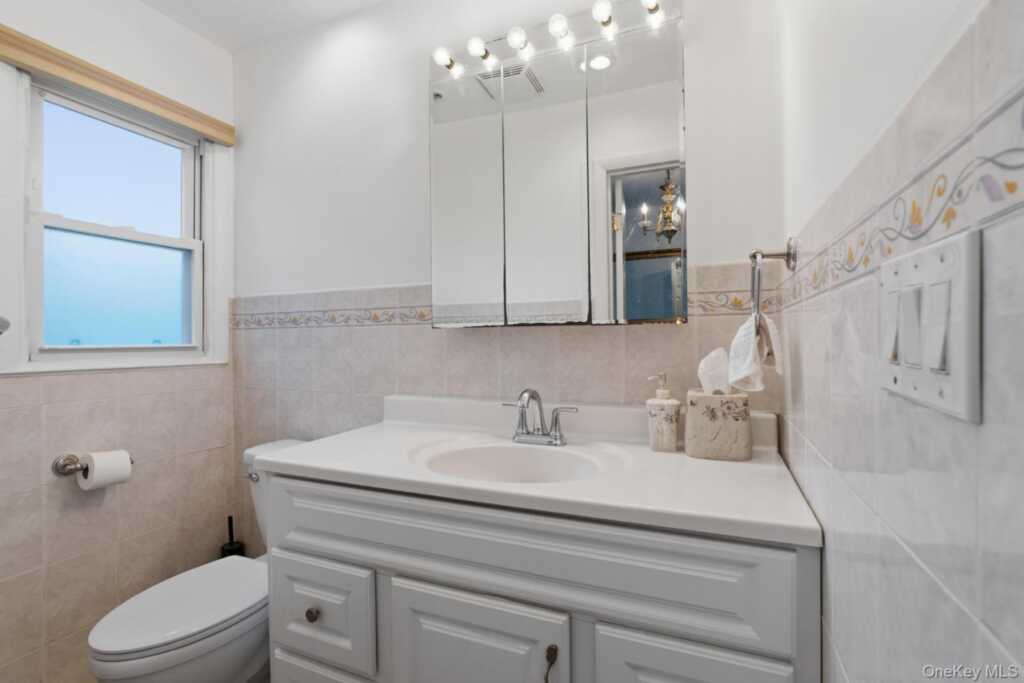 3 Baldwin Lane, New Rochelle, NY 10583 - Photo 23 of 36