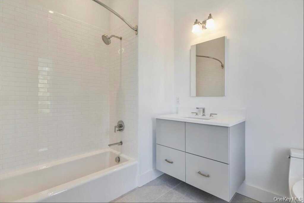 422 E Boston Post Road, Unit #PH 401, Rye, NY 10543 - Photo 22 of 36