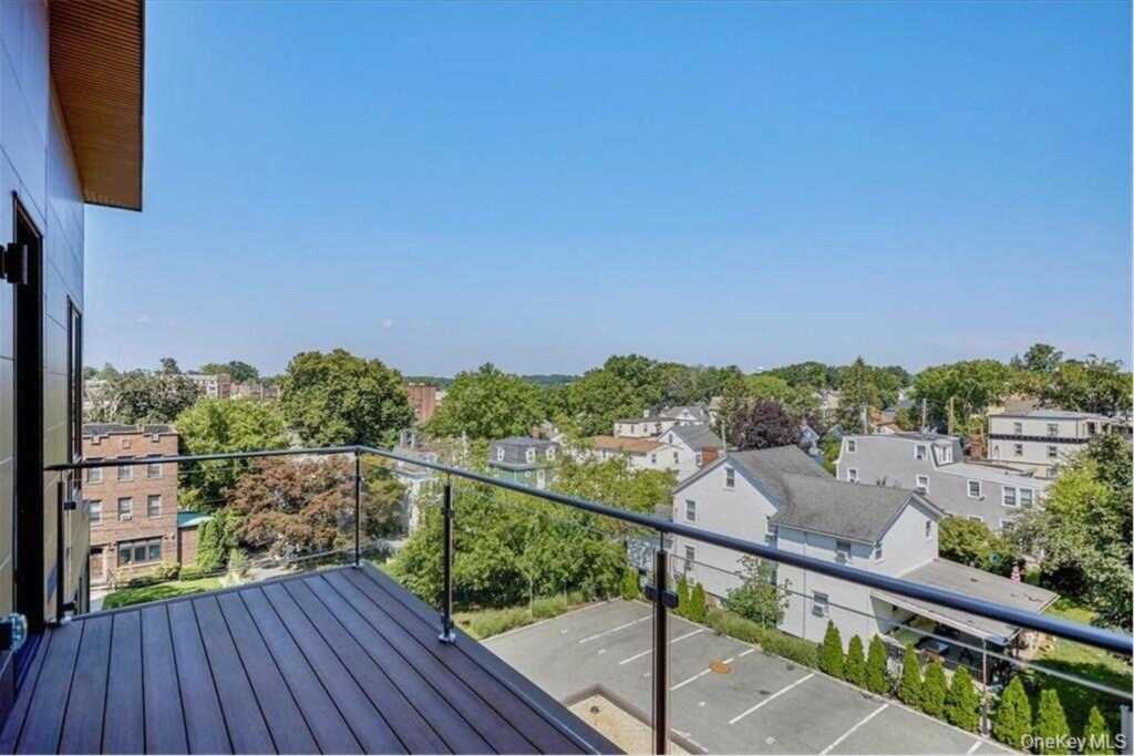 422 E Boston Post Road, Unit #PH 401, Rye, NY 10543 - Photo 27 of 36