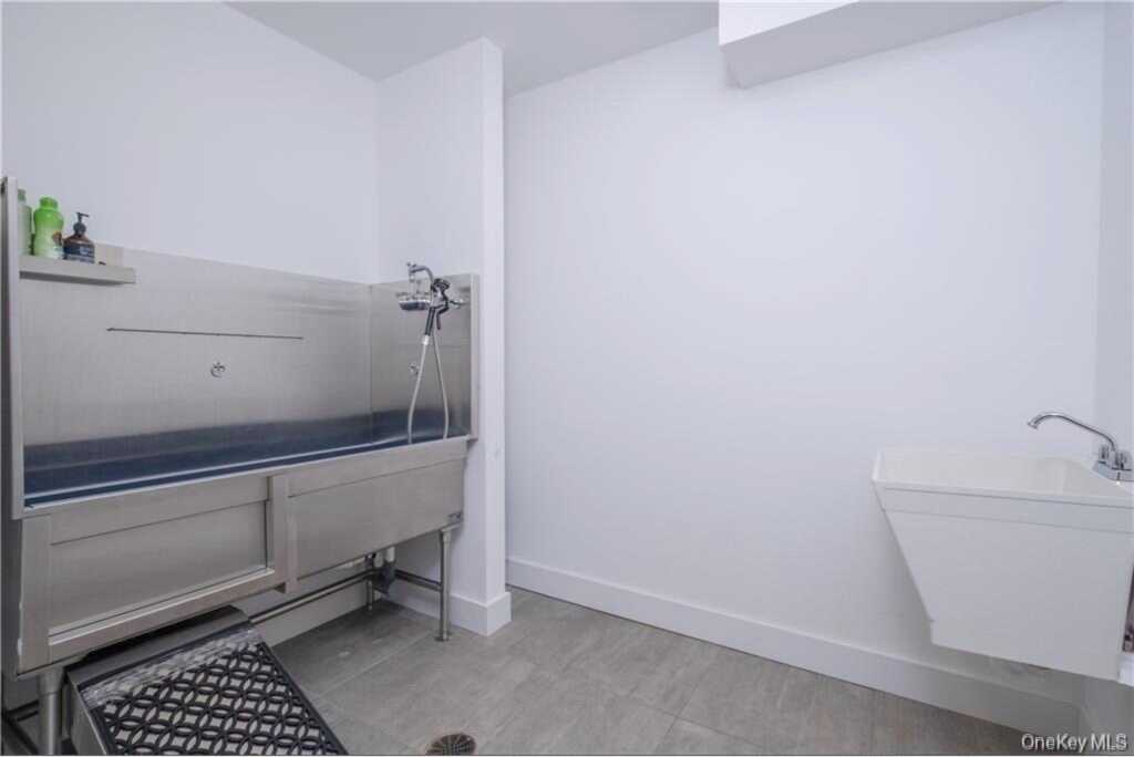 422 E Boston Post Road, Unit #PH 401, Rye, NY 10543 - Photo 30 of 36