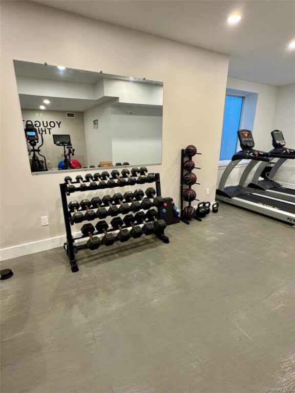 422 E Boston Post Road, Unit #PH 401, Rye, NY 10543 - Photo 34 of 36