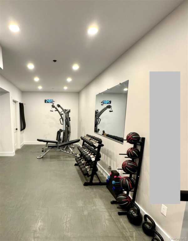 422 E Boston Post Road, Unit #PH 401, Rye, NY 10543 - Photo 35 of 36