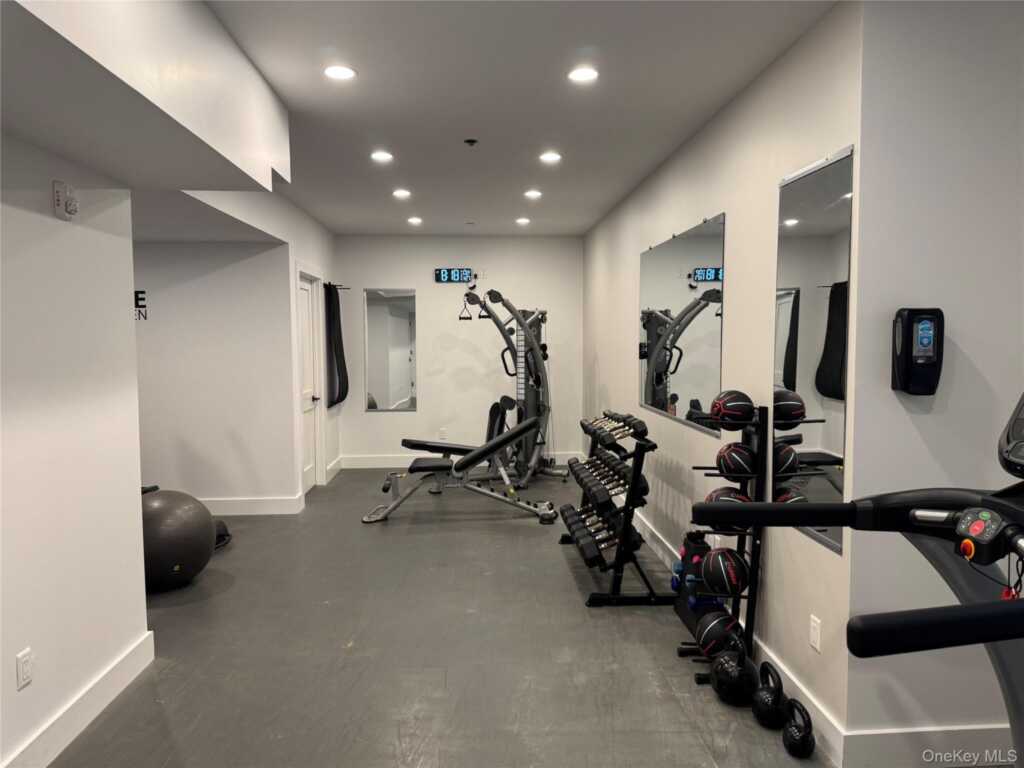 422 E Boston Post Road, Unit #PH 401, Rye, NY 10543 - Photo 36 of 36