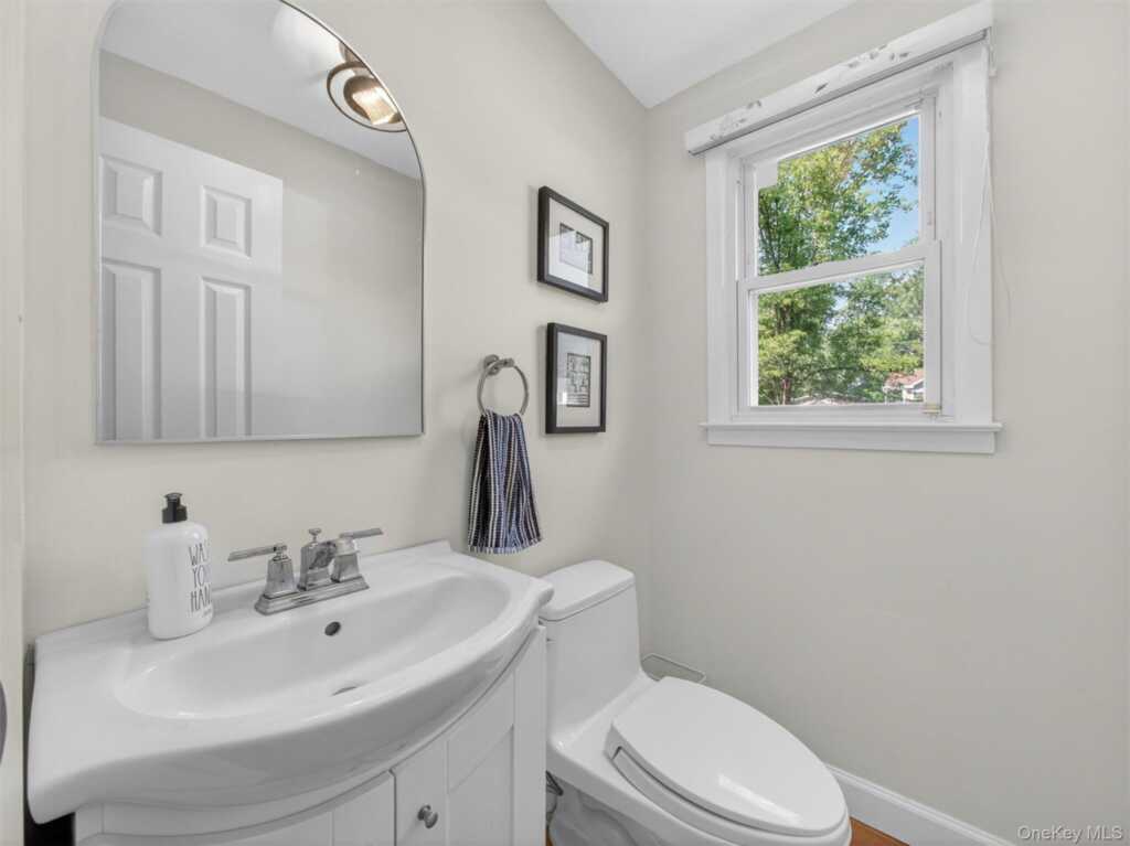 6 Wilton Circle, New City, NY 10956 - Photo 14 of 35