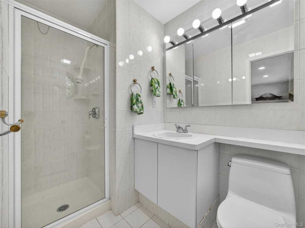 6 Wilton Circle, New City, NY 10956 - Photo 17 of 35