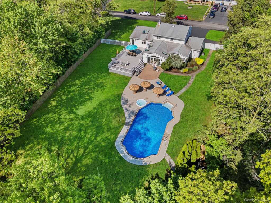6 Wilton Circle, New City, NY 10956 - Photo 2 of 35