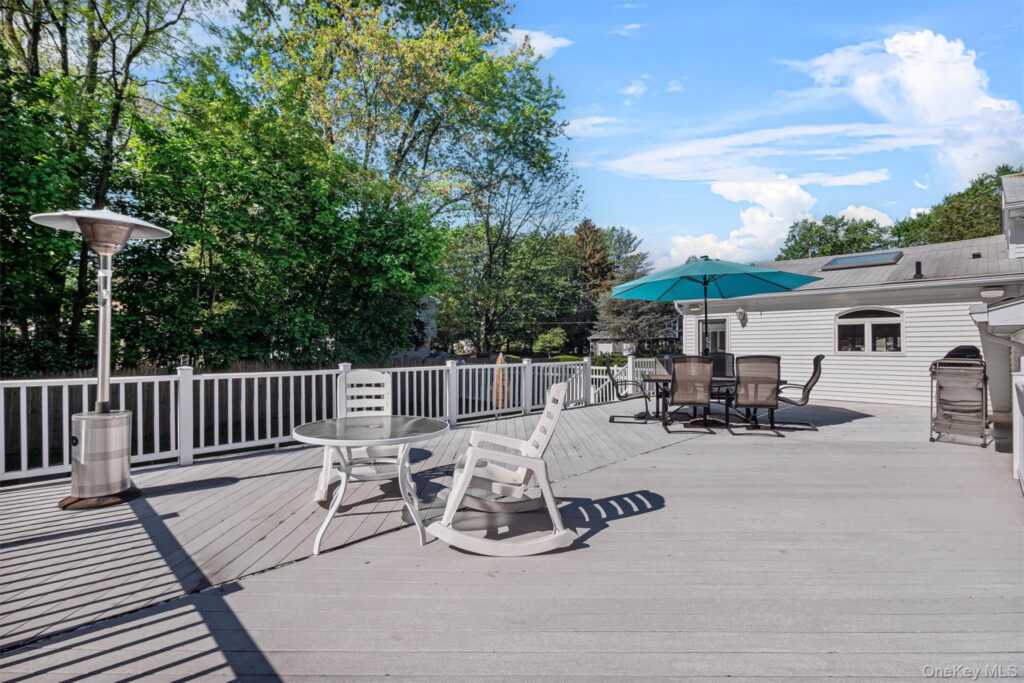 6 Wilton Circle, New City, NY 10956 - Photo 27 of 35