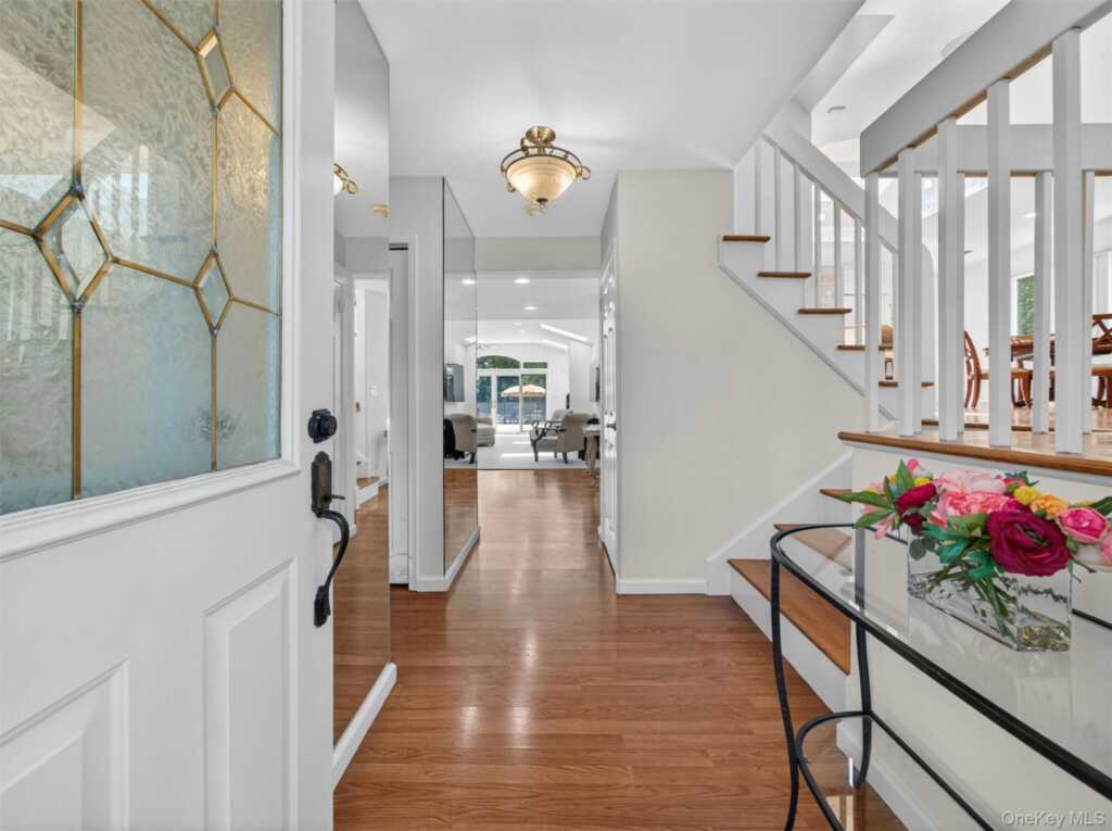6 Wilton Circle, New City, NY 10956 - Photo 3 of 35