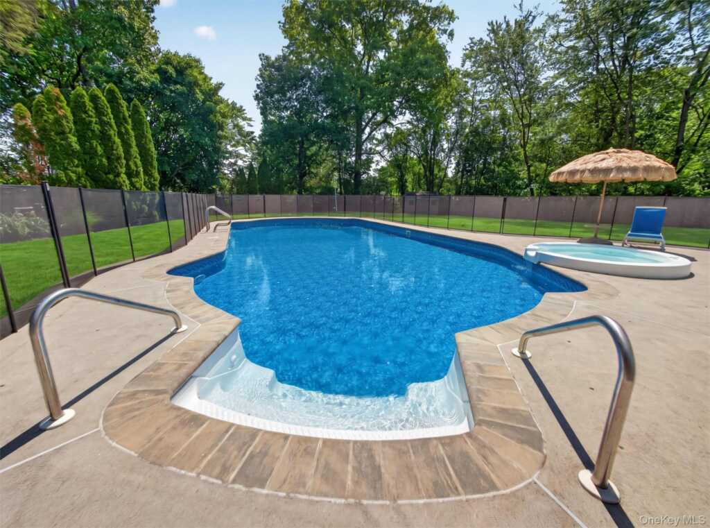 6 Wilton Circle, New City, NY 10956 - Photo 31 of 35