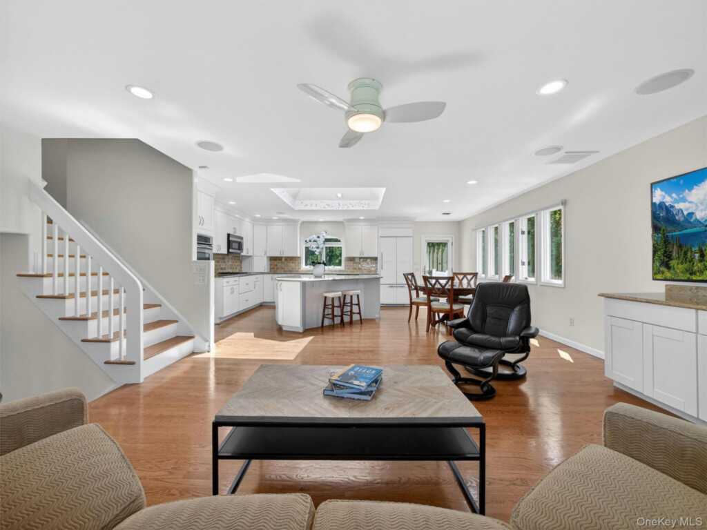 6 Wilton Circle, New City, NY 10956 - Photo 9 of 35