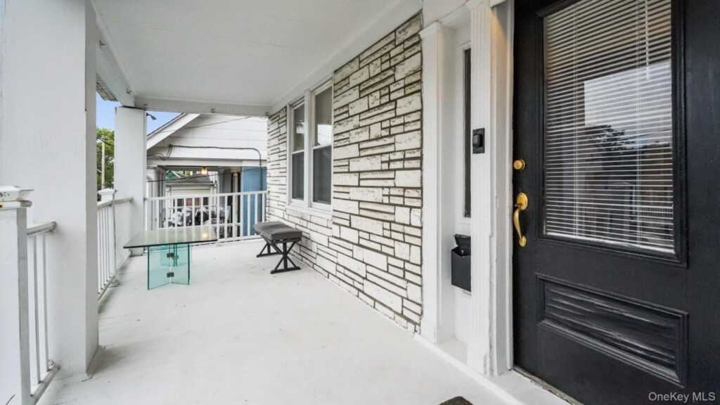 22 Mount Joy, New Rochelle, NY 10801 - Photo 3 of 38