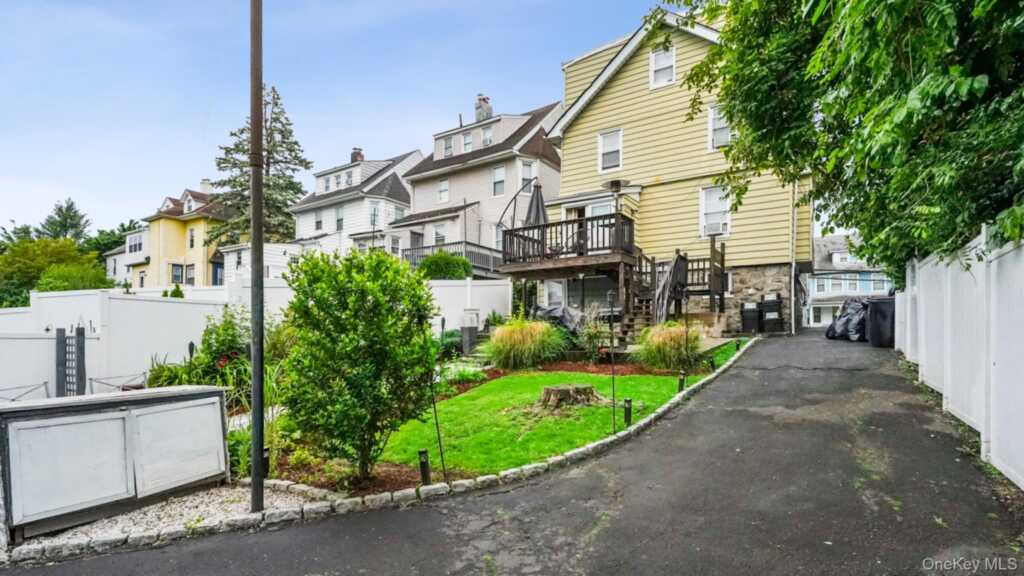 22 Mount Joy, New Rochelle, NY 10801 - Photo 34 of 38