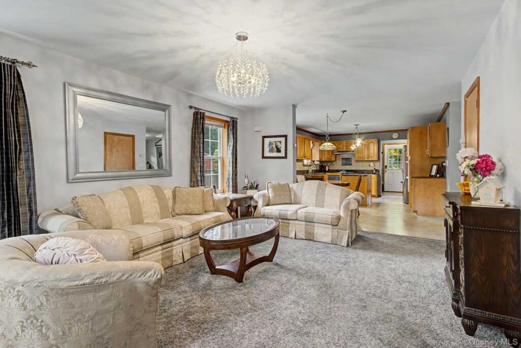 12 Lake Drive, New City, NY 10956 - Photo 4 of 50