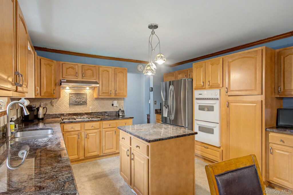 12 Lake Drive, New City, NY 10956 - Photo 9 of 50