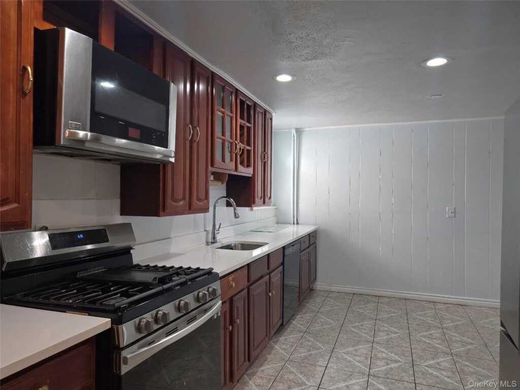 139 Sickles Avenue, Unit #2, New Rochelle, NY 10801