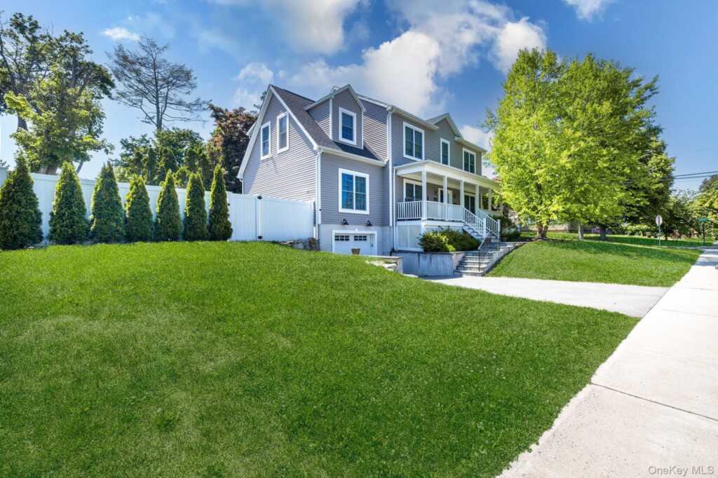 55 Hawley Avenue, Rye, NY 10573 - Photo 2 of 50