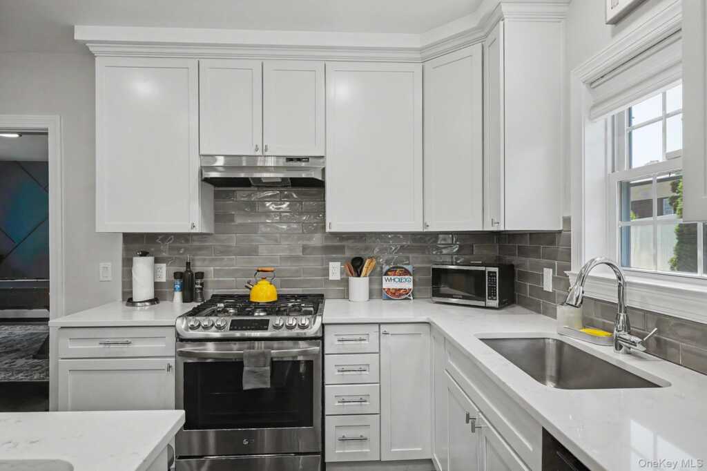 55 Hawley Avenue, Rye, NY 10573 - Photo 8 of 50