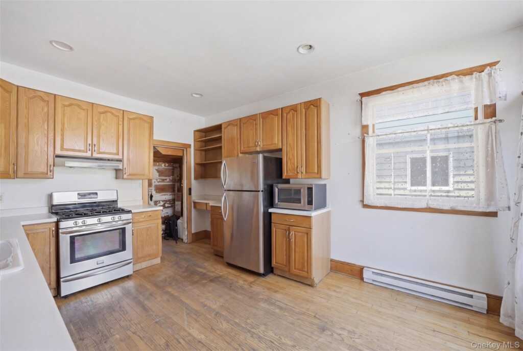 35 Jackson Street, New Rochelle, NY 10801 - Photo 6 of 20