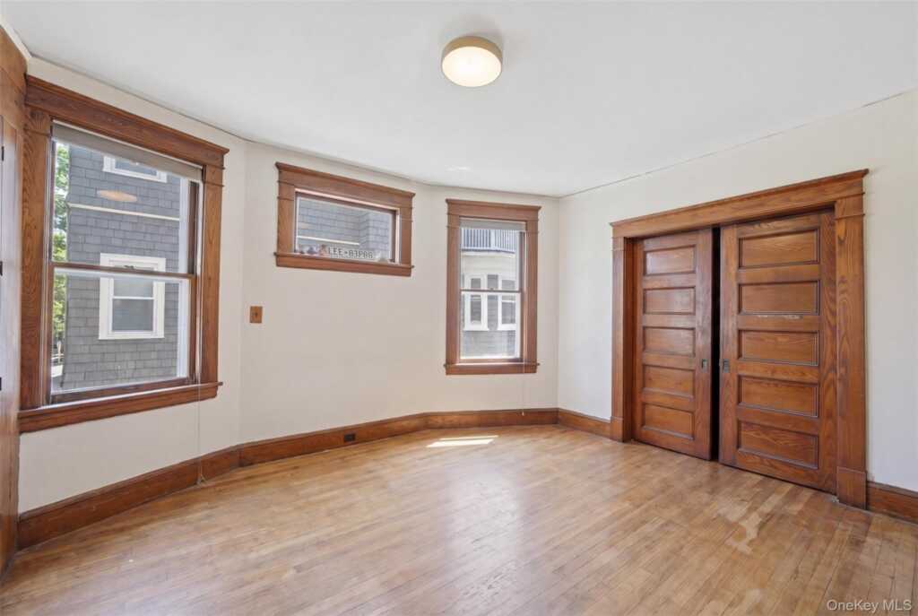 35 Jackson Street, New Rochelle, NY 10801 - Photo 7 of 20