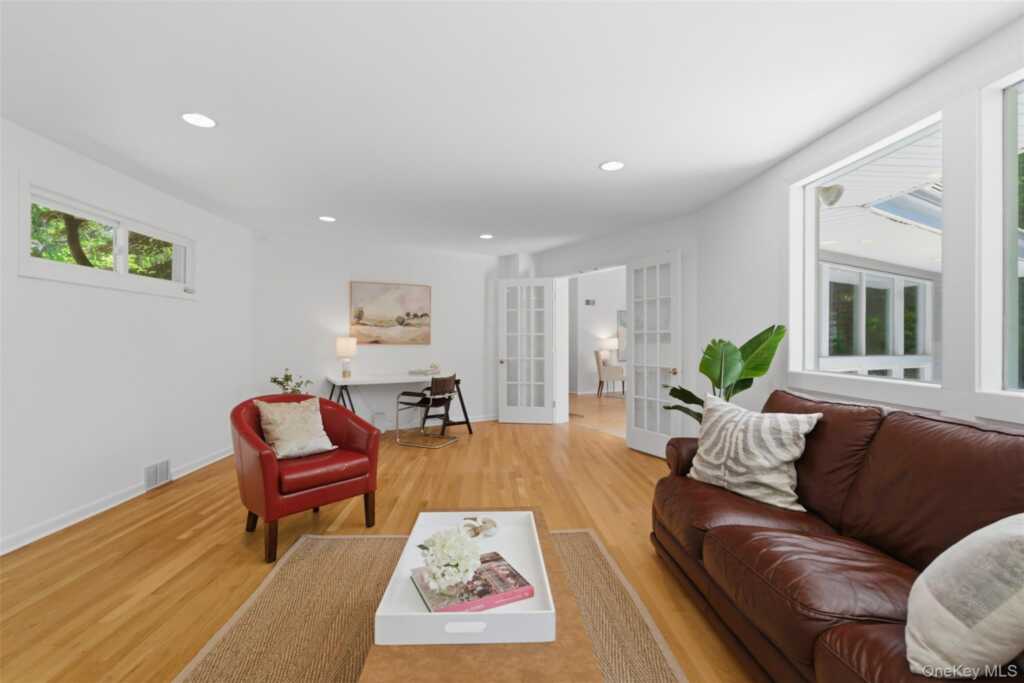 67 Old Country Road, New Rochelle, NY 10804 - Photo 12 of 33