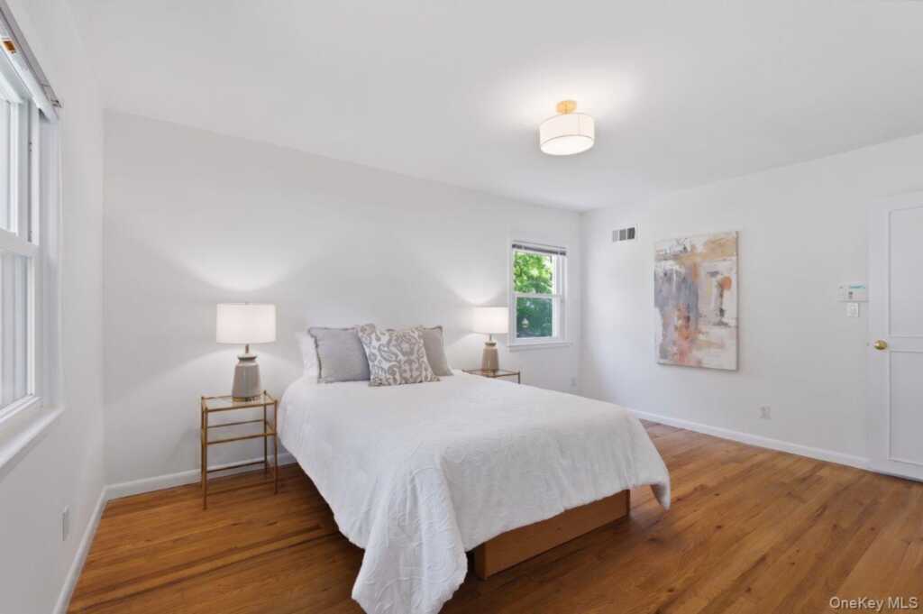 67 Old Country Road, New Rochelle, NY 10804 - Photo 15 of 33