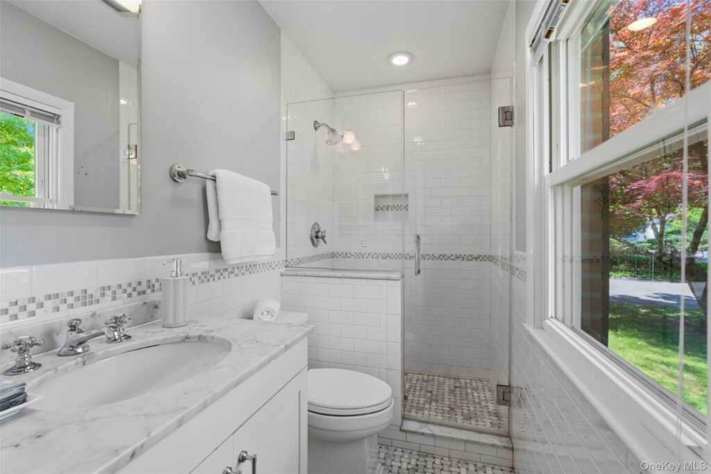 67 Old Country Road, New Rochelle, NY 10804 - Photo 16 of 33