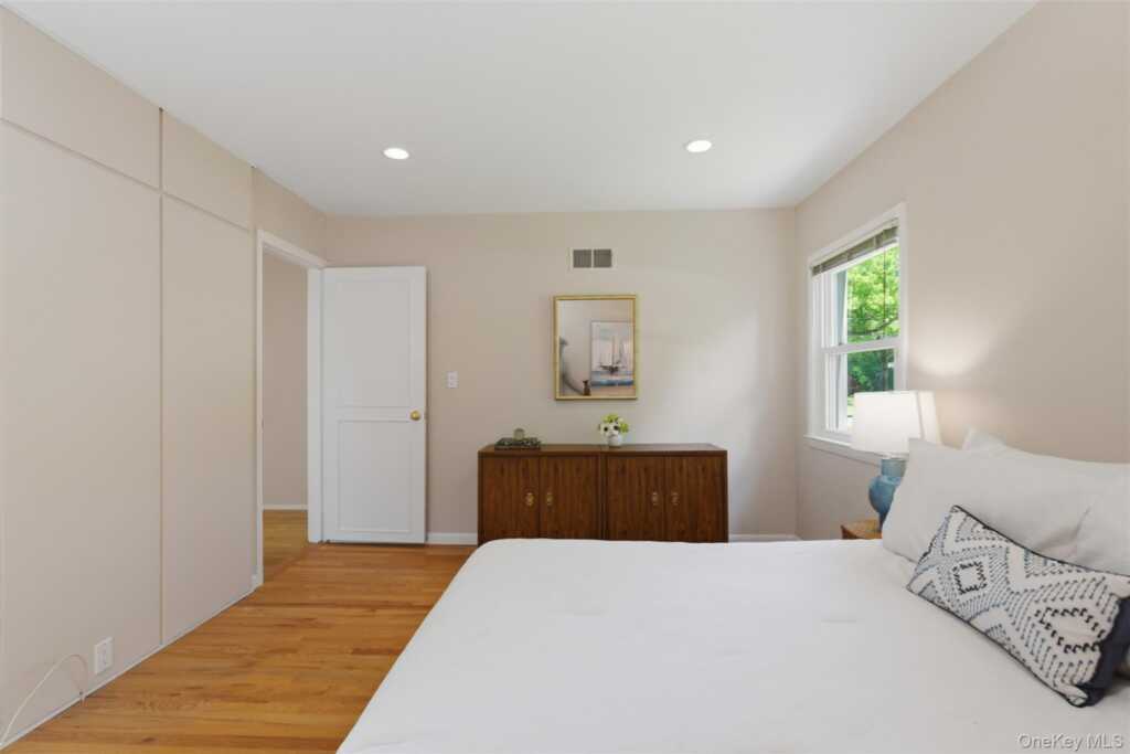 67 Old Country Road, New Rochelle, NY 10804 - Photo 18 of 33