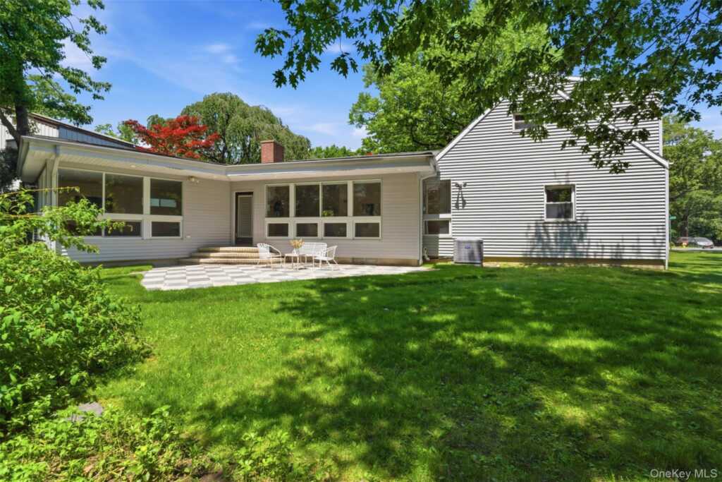 67 Old Country Road, New Rochelle, NY 10804 - Photo 25 of 33