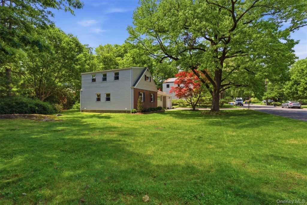 67 Old Country Road, New Rochelle, NY 10804 - Photo 27 of 33