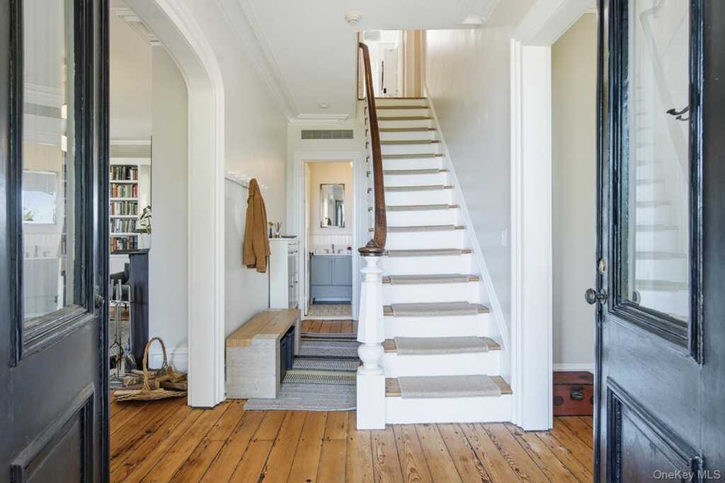 215 River Road, Nyack, NY 10960 - Photo 7 of 50