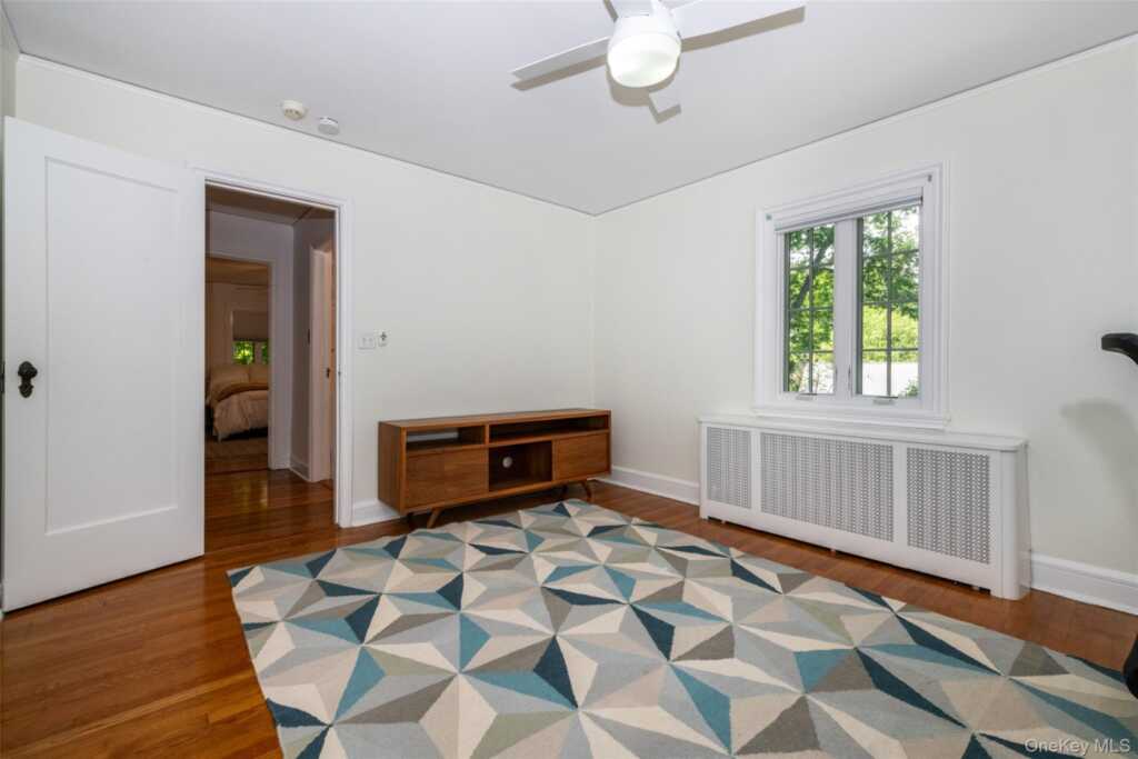 550 Forest Avenue, New Rochelle, NY 10804 - Photo 21 of 40