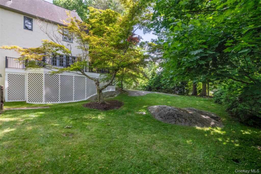 550 Forest Avenue, New Rochelle, NY 10804 - Photo 31 of 40