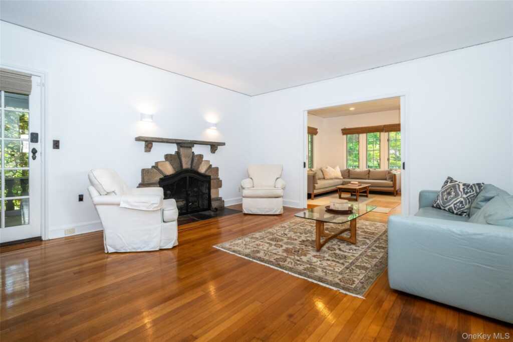 550 Forest Avenue, New Rochelle, NY 10804 - Photo 6 of 40