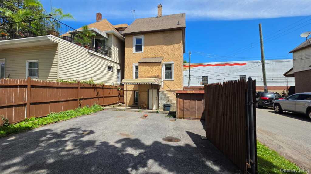 146 Beechwood Avenue, New Rochelle, NY 10801 - Photo 17 of 19