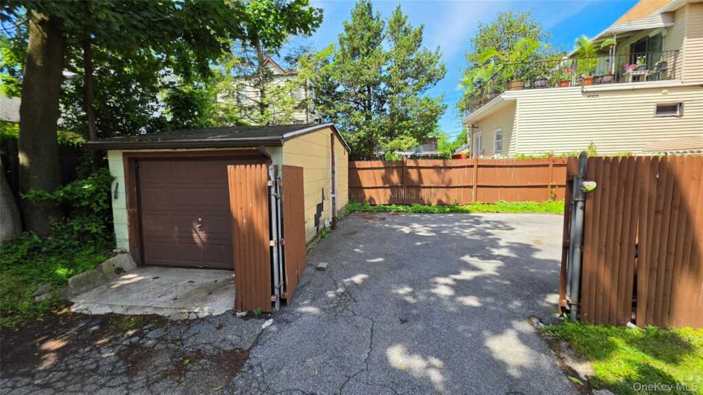 146 Beechwood Avenue, New Rochelle, NY 10801 - Photo 18 of 19