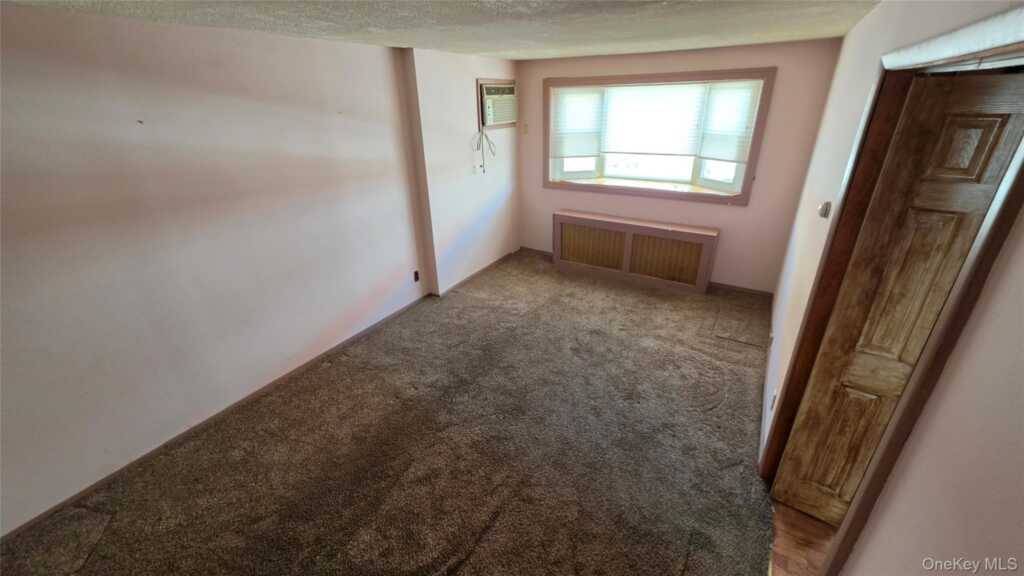 146 Beechwood Avenue, New Rochelle, NY 10801 - Photo 3 of 19