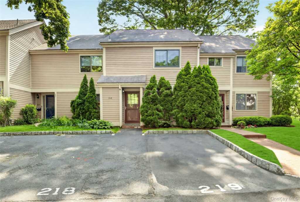 218 Tree Top Crescent, Rye, NY 10573