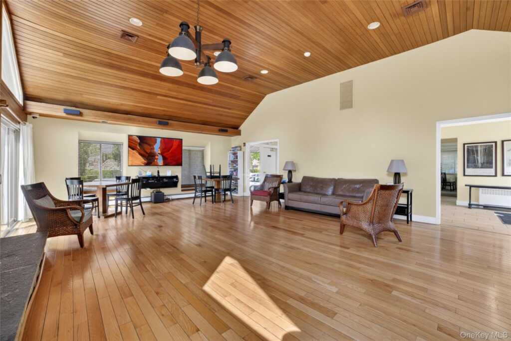 218 Tree Top Crescent, Rye, NY 10573 - Photo 25 of 36