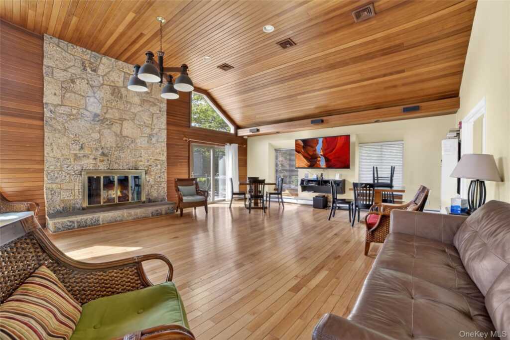 218 Tree Top Crescent, Rye, NY 10573 - Photo 26 of 36