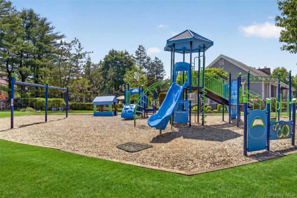 218 Tree Top Crescent, Rye, NY 10573 - Photo 34 of 36