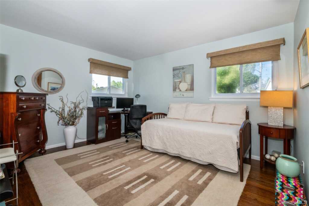 1 Lynns Way, New Rochelle, NY 10805 - Photo 15 of 30