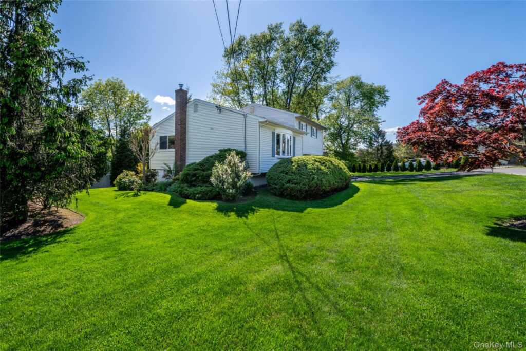 1 Lynns Way, New Rochelle, NY 10805 - Photo 16 of 30