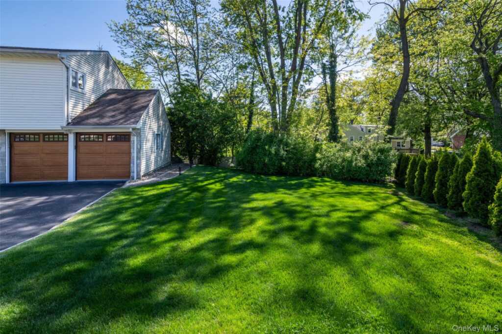 1 Lynns Way, New Rochelle, NY 10805 - Photo 17 of 30