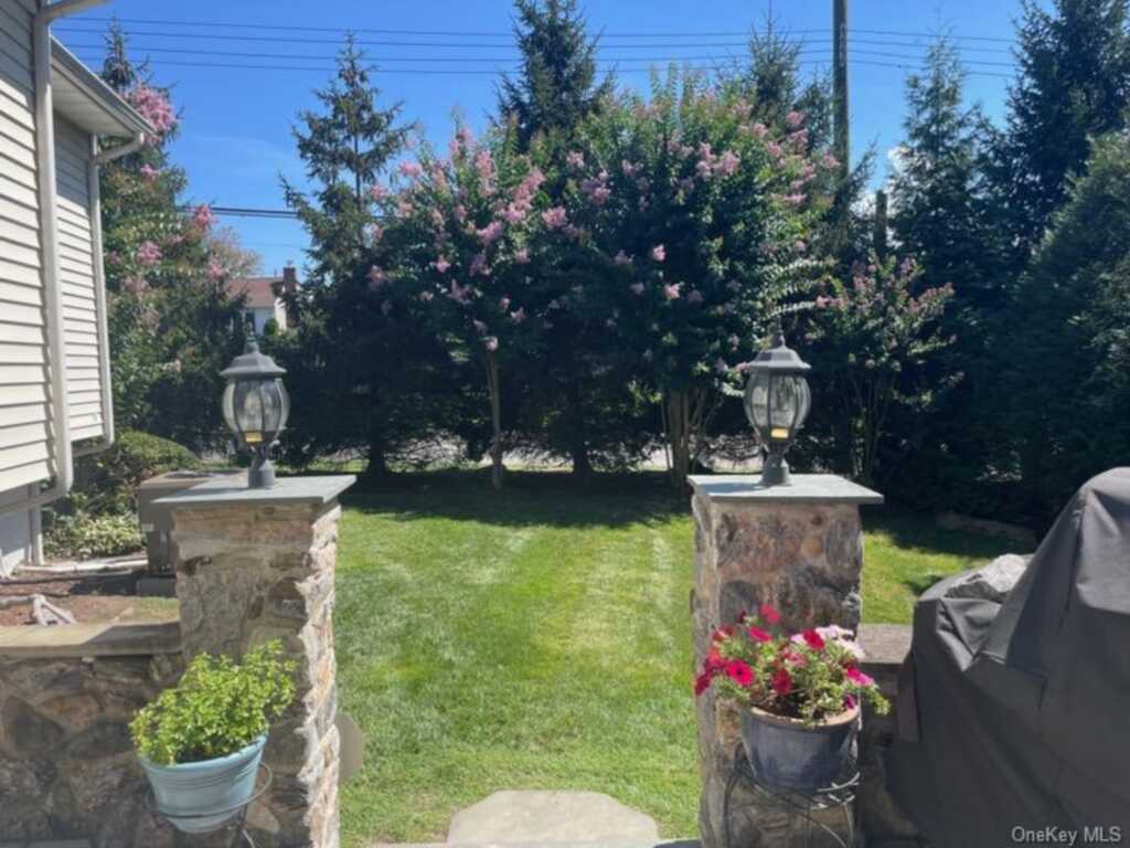 1 Lynns Way, New Rochelle, NY 10805 - Photo 19 of 30