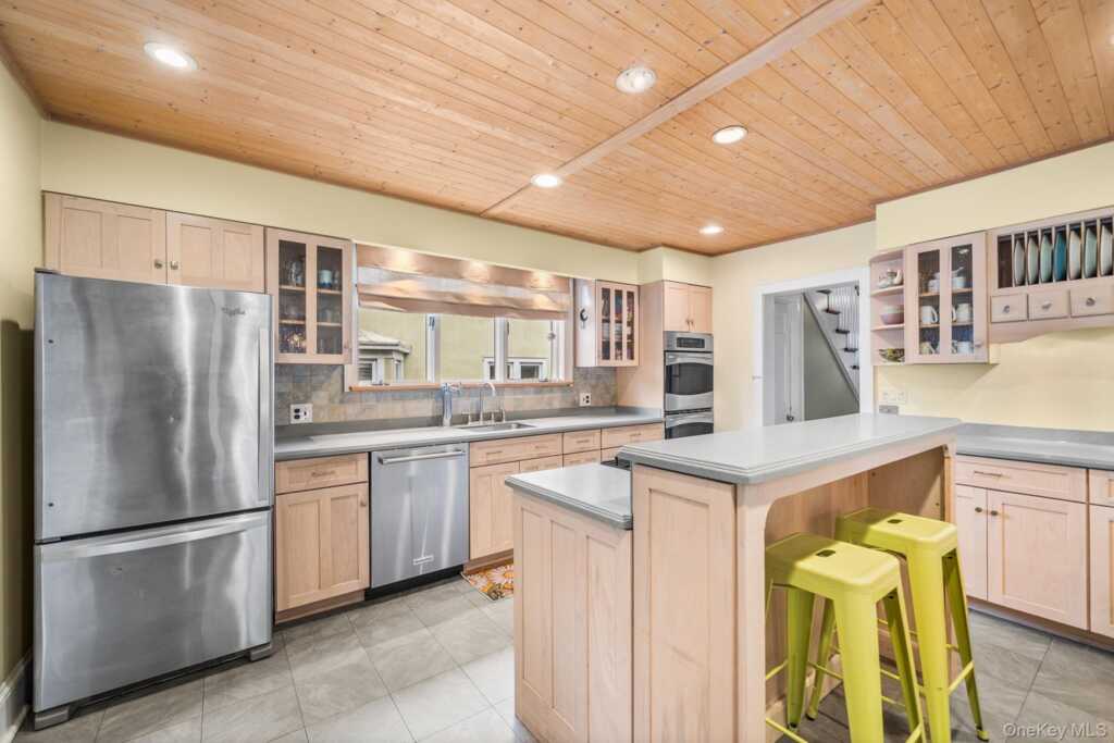 68 Breckenridge Avenue, Rye, NY 10573 - Photo 8 of 30