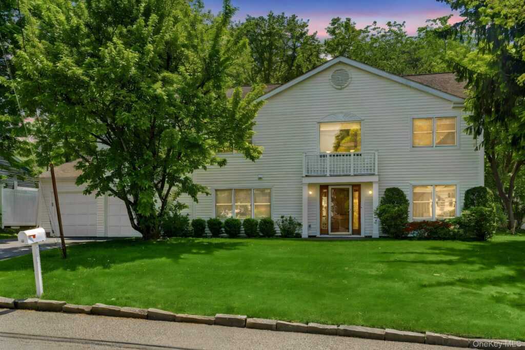 39 Lambert Lane, New Rochelle, NY 10804 - Photo 2 of 36