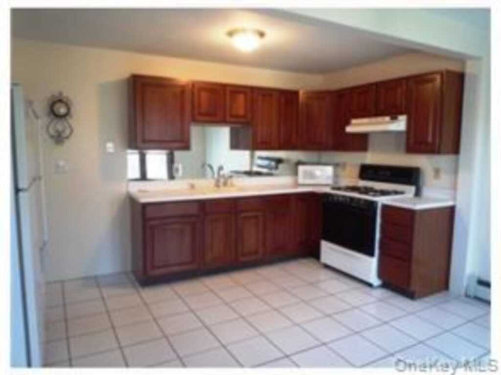 34 Jersey Avenue, Suffern, NY 10901 - Photo 2 of 8