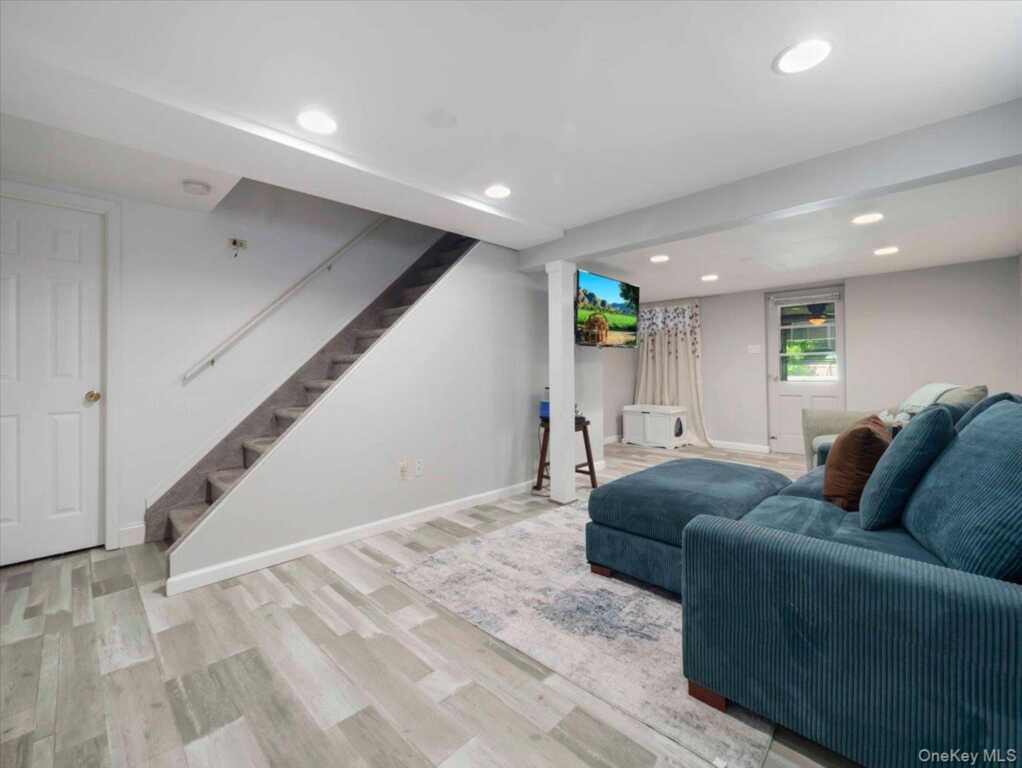 35 Hillside Avenue, Suffern, NY 10901 - Photo 23 of 43